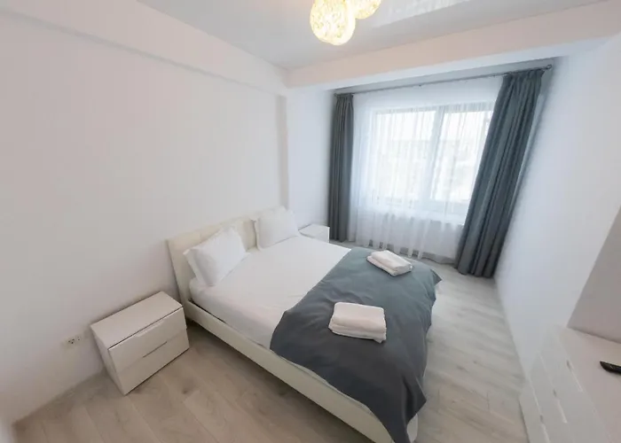 Aparthotel Building Stefan Navodari