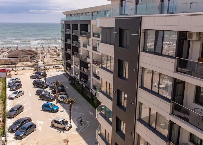 Aparthotel Building Stefan Navodari